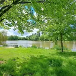 Le De Paul Et Angeline