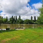 Le De Paul Et Angeline Holiday home Boisme