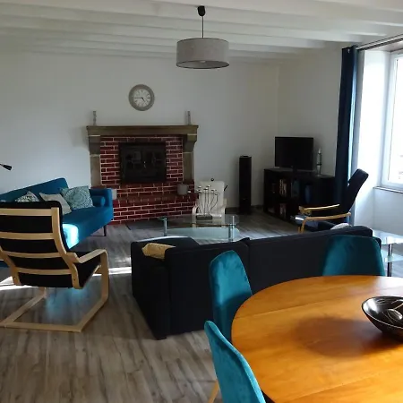 Le De Paul Et Angeline *