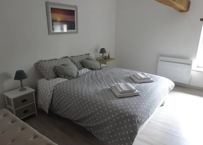 Le De Paul Et Angeline