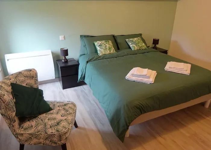 Le De Paul Et Angeline *